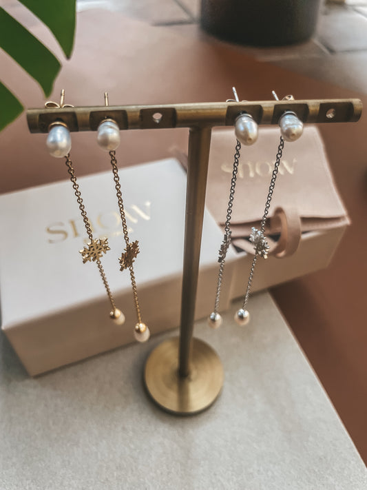 Aros colgantes copo y perlas image 0