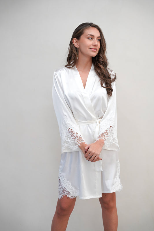 Bata de Satín Blanca
